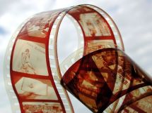 800px-Film_strip